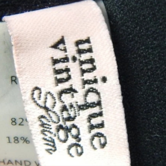 Unique Vintage Skirted Bikini - Picture 2 of 3